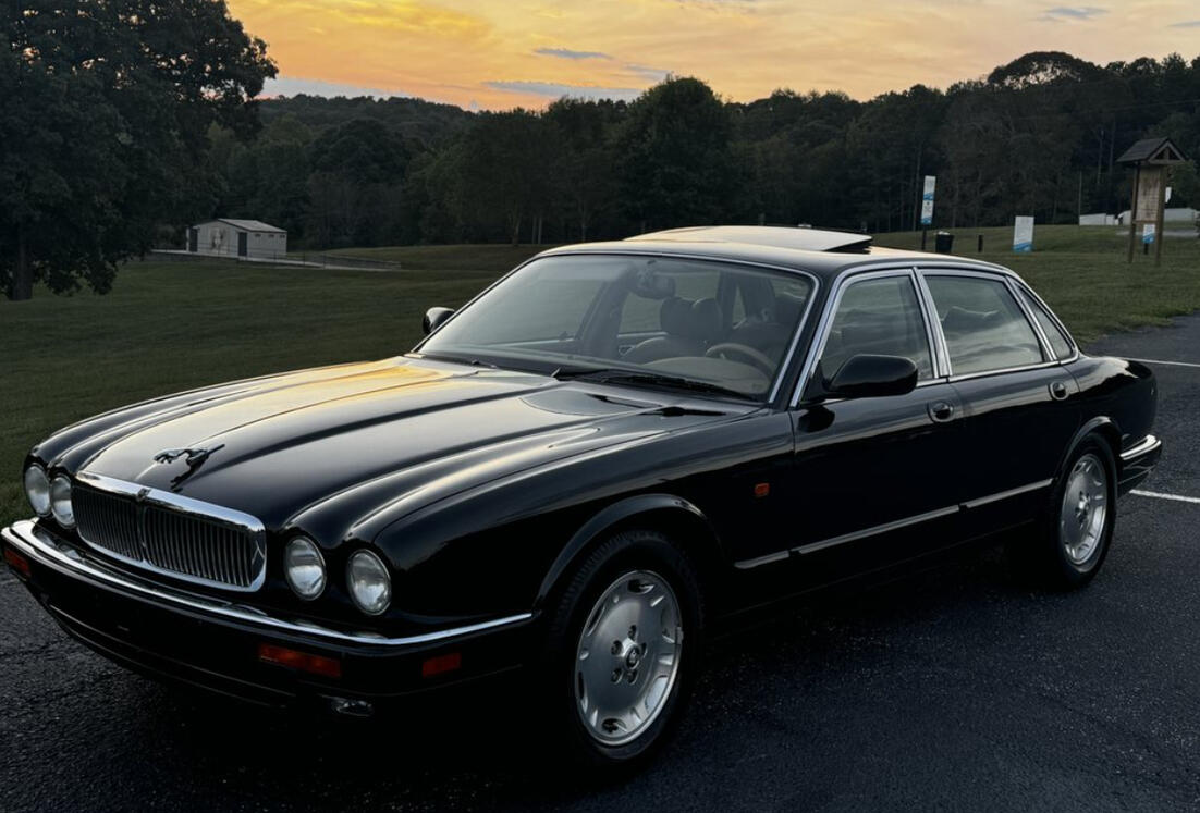 “Professional mobile car detailing service in Buford” “Mobile auto detailing experts cleaning car interior and exterior” “Luxury mobile car detailing with hand wash and paint protection” “Mobile detailing van visiting customer location” Premium Exterior